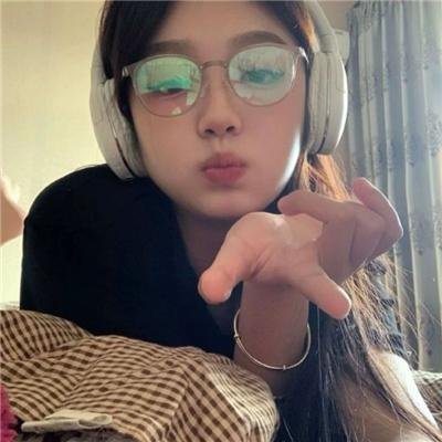 救命，哭包婆婆她扛着野猪下山了